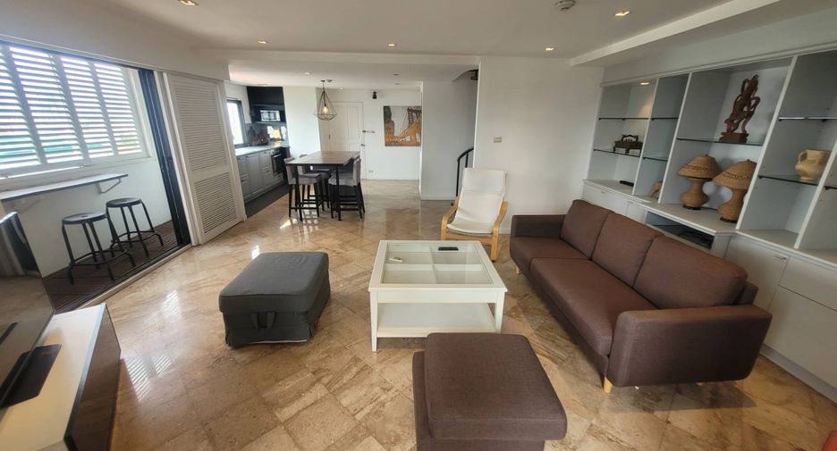 For rent 2 bedrooms condo in Watthana, Bangkok
