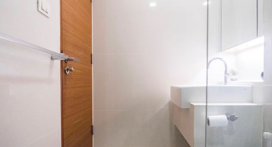 Wohnung zur Miete mit 2 Zimmer in Khlong Toei, Bangkok