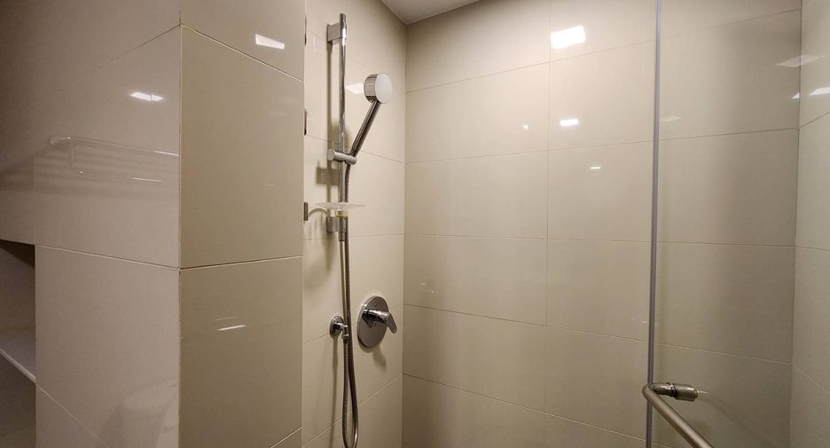 Wohnung zur Miete und zum Kauf mit 2 Zimmer in Watthana, Bangkok