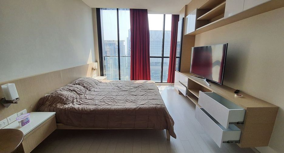 For rent 2 bedrooms condo in Pathum Wan, Bangkok