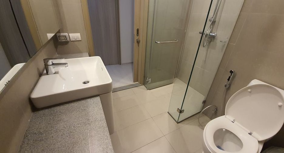 For rent 2 bedrooms condo in Pathum Wan, Bangkok