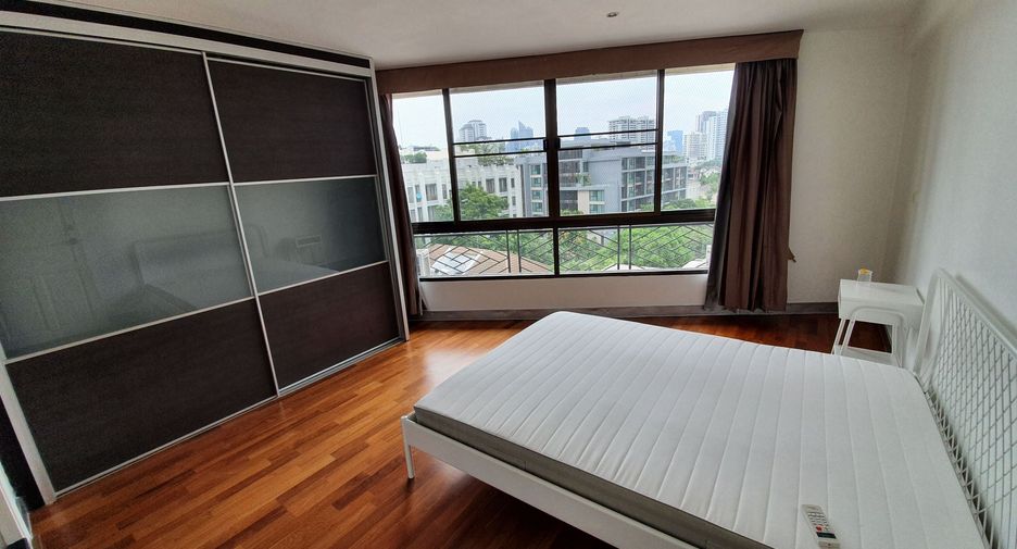 For rent 3 bedrooms condo in Watthana, Bangkok