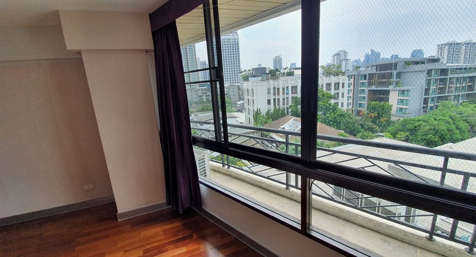 For rent 3 bedrooms condo in Watthana, Bangkok