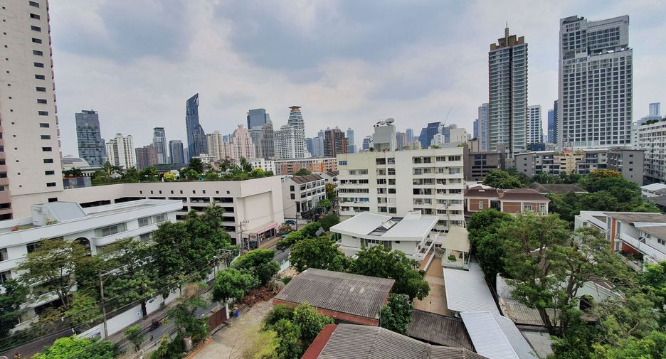 For rent 3 bedrooms condo in Watthana, Bangkok
