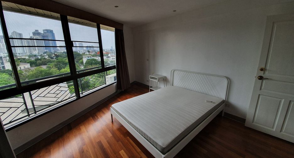 For rent 3 bedrooms condo in Watthana, Bangkok
