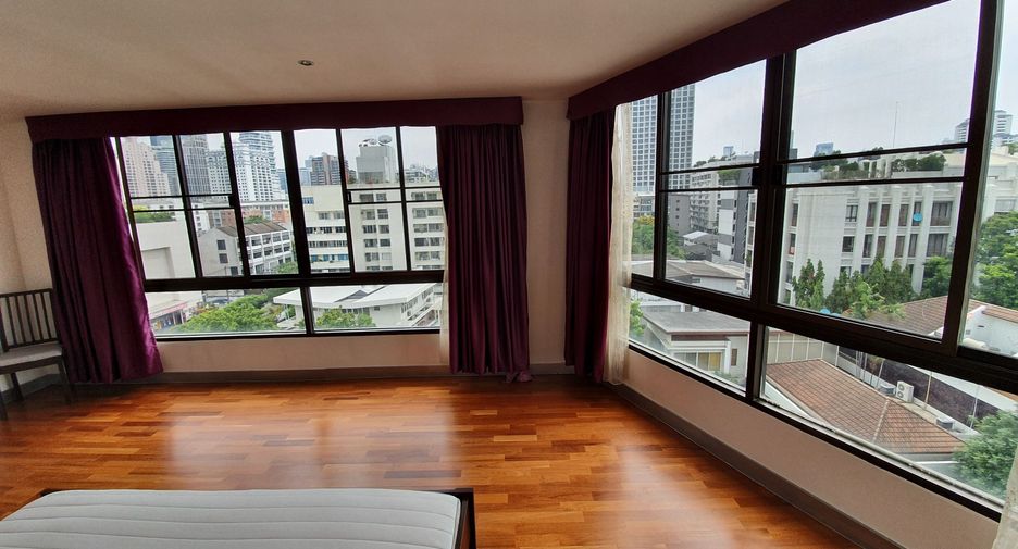 For rent 3 bedrooms condo in Watthana, Bangkok