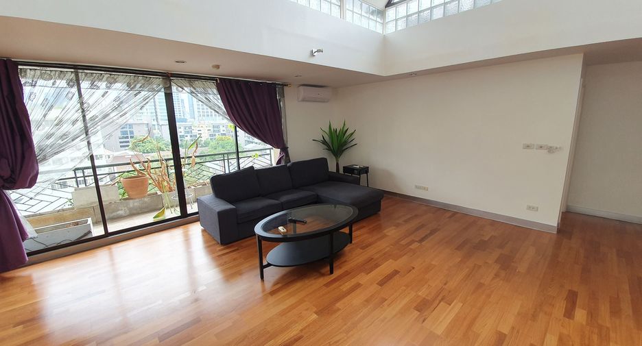 For rent 3 bedrooms condo in Watthana, Bangkok
