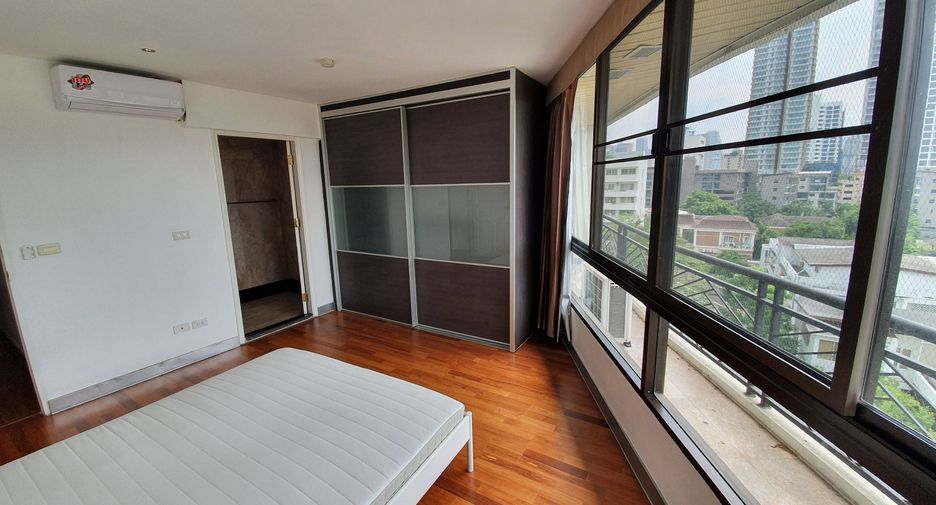 For rent 3 bedrooms condo in Watthana, Bangkok