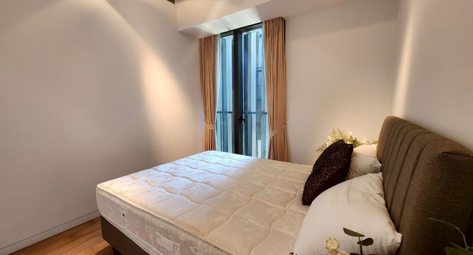 For rent 2 bedrooms condo in Sathon, Bangkok
