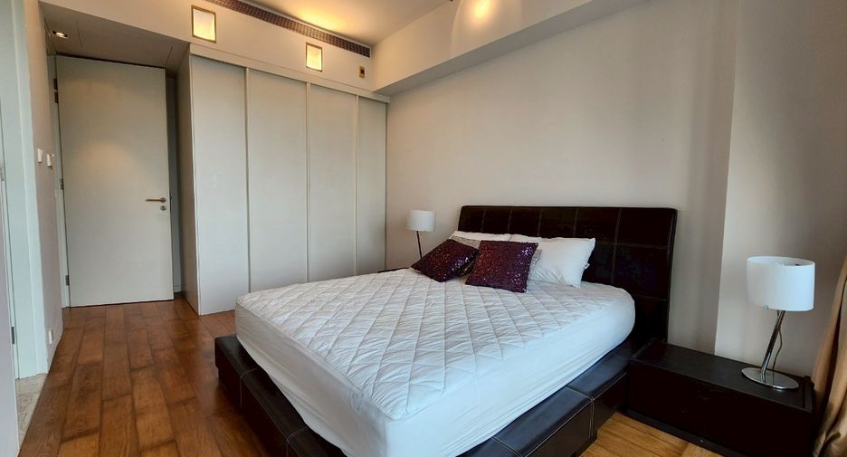 For rent 2 bedrooms condo in Sathon, Bangkok