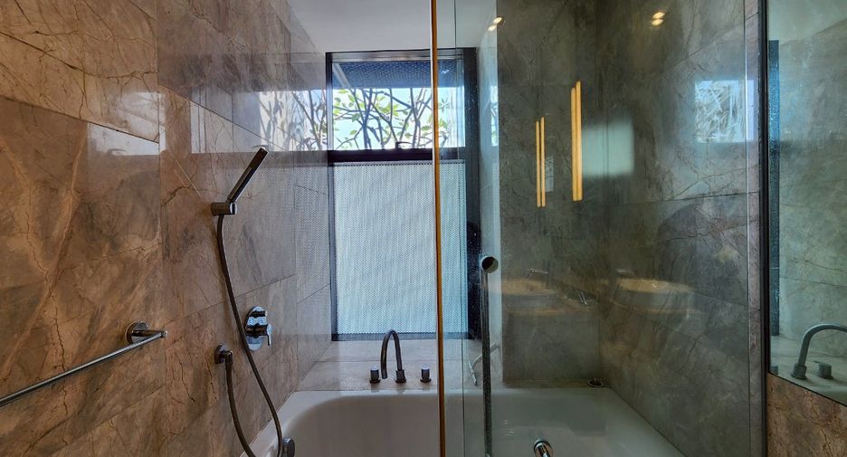 For rent 2 bedrooms condo in Sathon, Bangkok