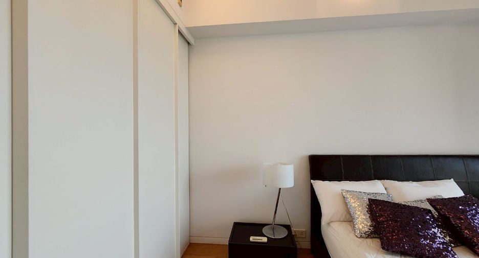 For rent 2 bedrooms condo in Sathon, Bangkok