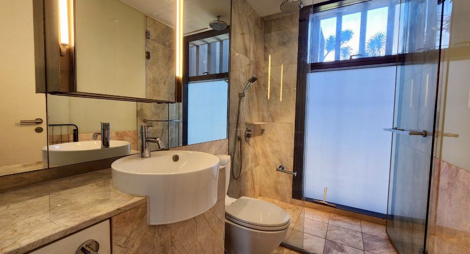 For rent 2 bedrooms condo in Sathon, Bangkok