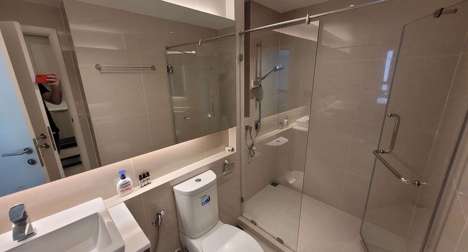 For rent 2 bedrooms condo in Khlong Toei, Bangkok