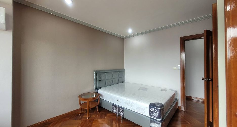 Wohnung zur Miete mit 3 Zimmer in Watthana, Bangkok
