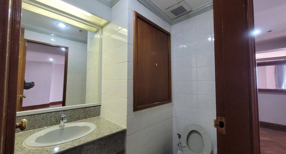 Wohnung zur Miete mit 3 Zimmer in Watthana, Bangkok