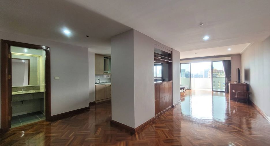 Wohnung zur Miete mit 3 Zimmer in Watthana, Bangkok