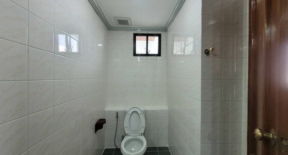 Wohnung zur Miete mit 3 Zimmer in Watthana, Bangkok