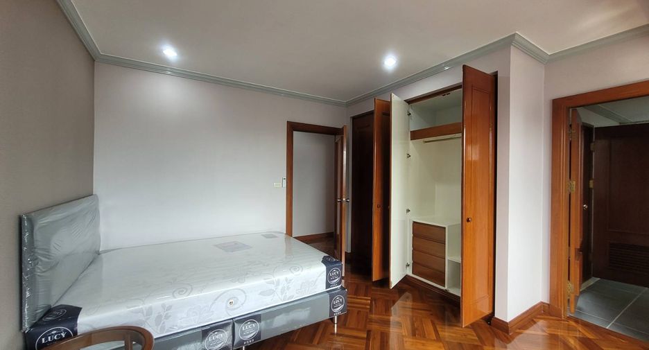Wohnung zur Miete mit 3 Zimmer in Watthana, Bangkok