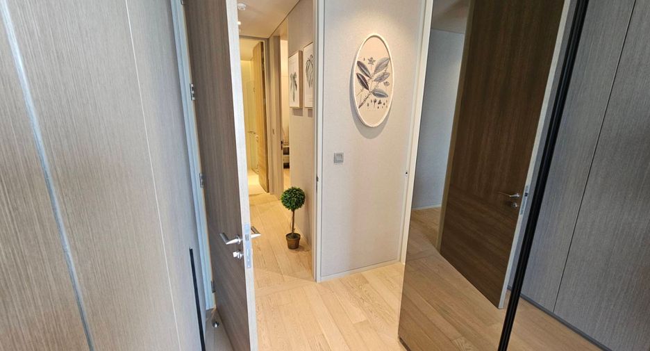 For rent and for sale 2 bedrooms condo in Watthana, Bangkok