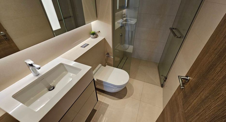 For rent and for sale 2 bedrooms condo in Watthana, Bangkok