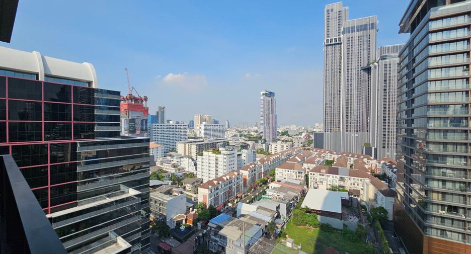 For rent and for sale 2 bedrooms condo in Watthana, Bangkok