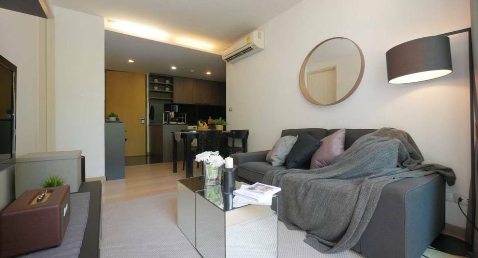 For rent 2 bedrooms condo in Watthana, Bangkok
