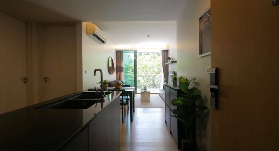 For rent 2 bedrooms condo in Watthana, Bangkok