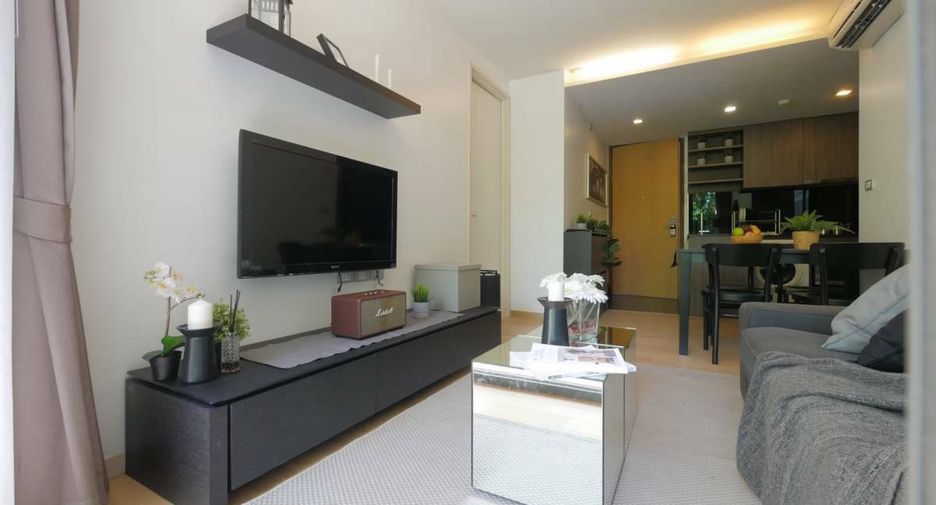 For rent 2 bedrooms condo in Watthana, Bangkok