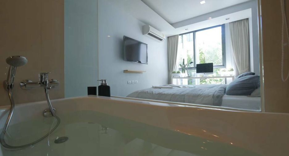 For rent 2 bedrooms condo in Watthana, Bangkok
