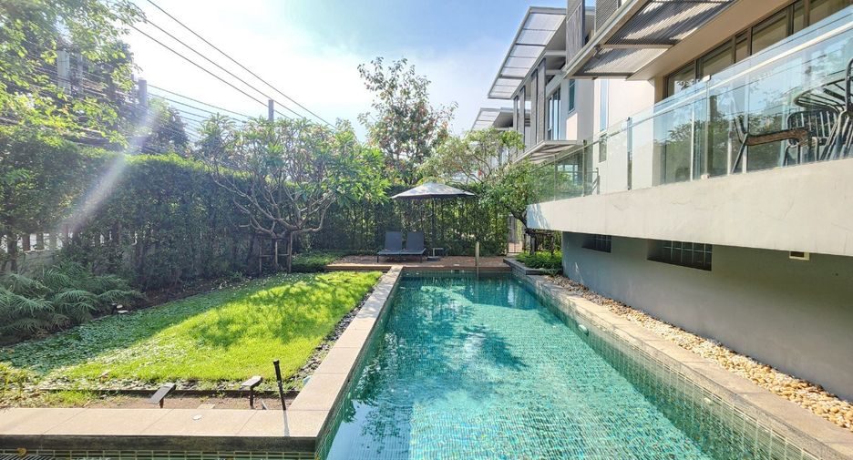 Casa en alquiler de 3 habitaciones en Huai Khwang, Bangkok
