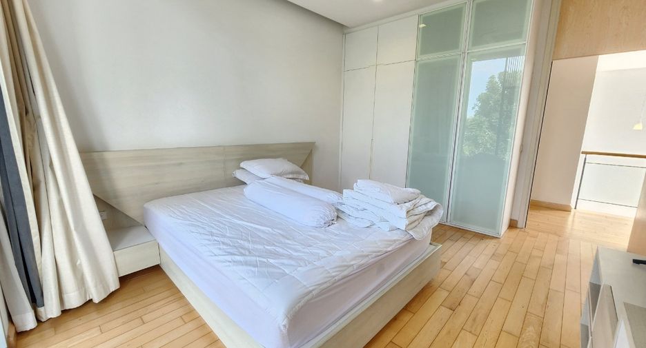 Casa en alquiler de 3 habitaciones en Huai Khwang, Bangkok