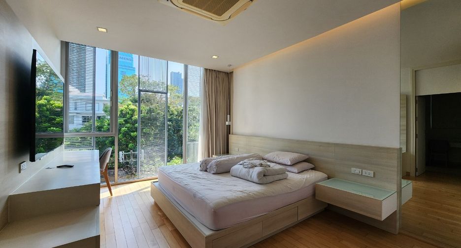Casa en alquiler de 3 habitaciones en Huai Khwang, Bangkok