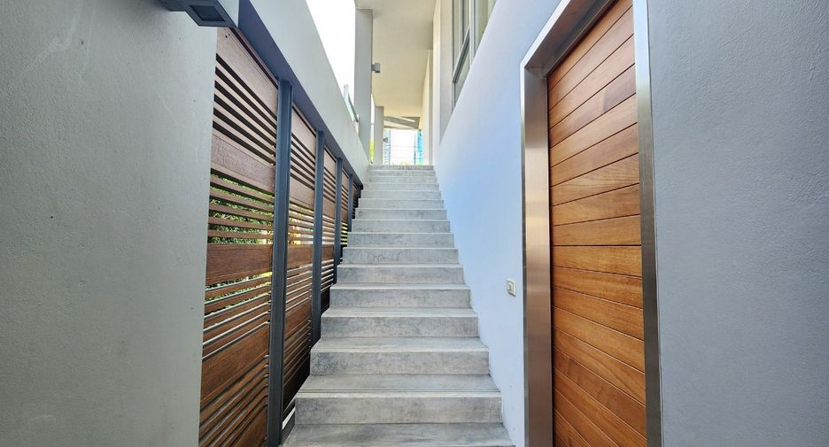 Casa en alquiler de 3 habitaciones en Huai Khwang, Bangkok