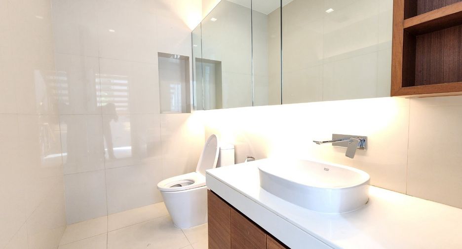 Casa en alquiler de 3 habitaciones en Huai Khwang, Bangkok