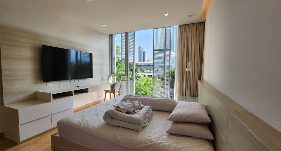 Casa en alquiler de 3 habitaciones en Huai Khwang, Bangkok