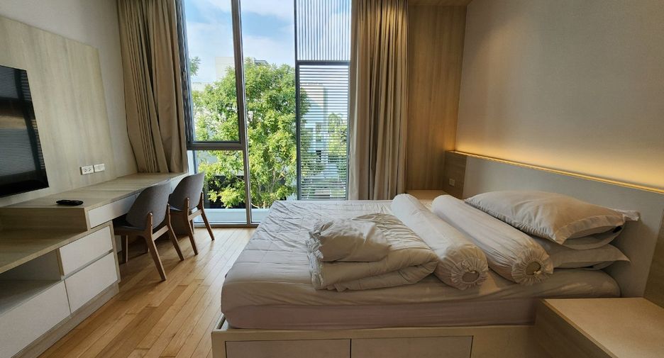 Casa en alquiler de 3 habitaciones en Huai Khwang, Bangkok