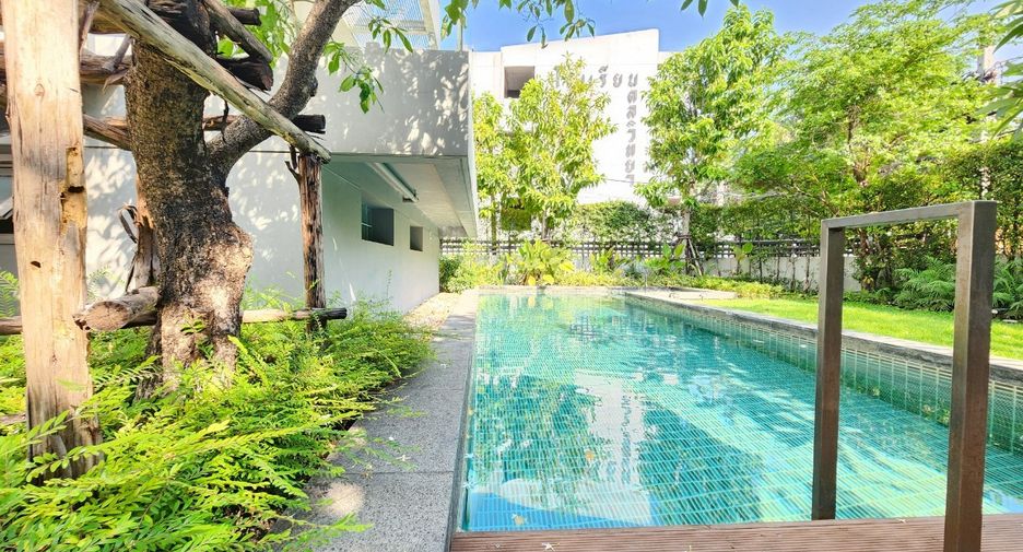 Casa en alquiler de 3 habitaciones en Huai Khwang, Bangkok