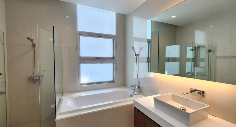 Casa en alquiler de 3 habitaciones en Huai Khwang, Bangkok