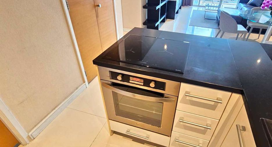 For rent 2 bedrooms condo in Khlong Toei, Bangkok