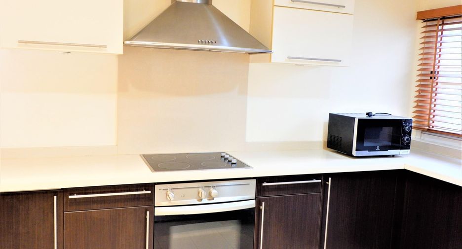 Condo en alquiler de 3 habitaciones en Sathon, Bangkok