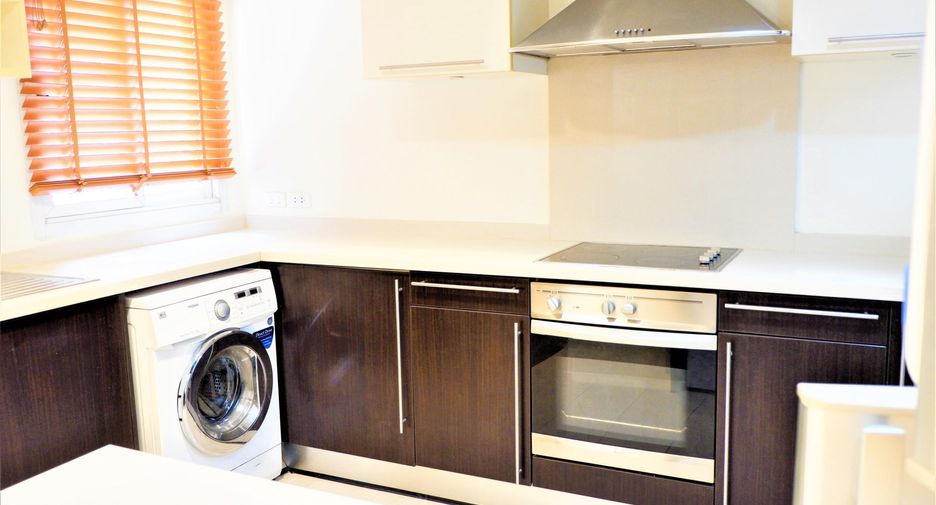 Condo en alquiler de 3 habitaciones en Sathon, Bangkok