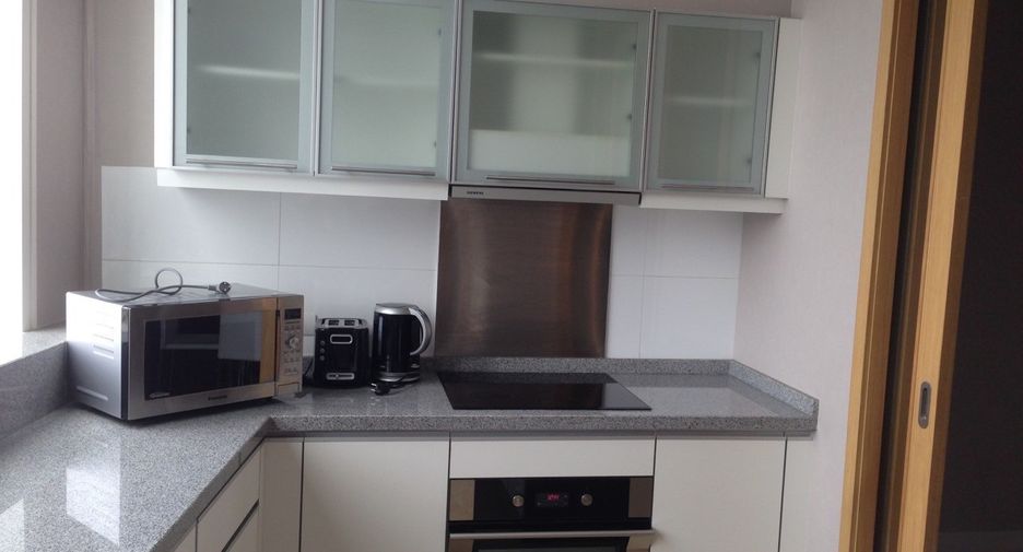 For rent 3 bedrooms condo in Khlong Toei, Bangkok