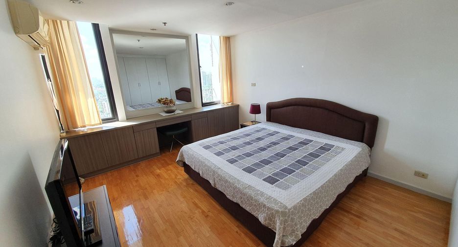 For rent 2 bedrooms condo in Watthana, Bangkok