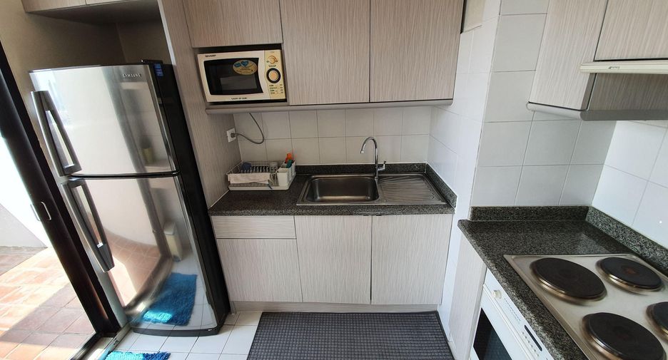 For rent 2 bedrooms condo in Watthana, Bangkok