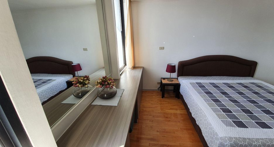 For rent 2 bedrooms condo in Watthana, Bangkok