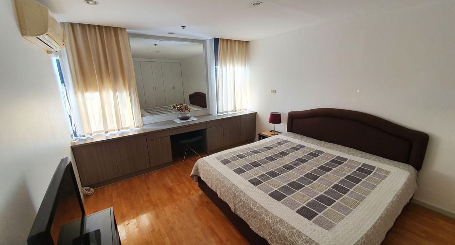 For rent 2 bedrooms condo in Watthana, Bangkok