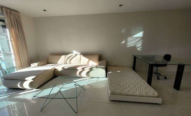 For rent そして for sale 2 ベッドルーム condo in Watthana, Bangkok
