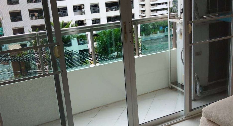 For rent そして for sale 2 ベッドルーム condo in Watthana, Bangkok