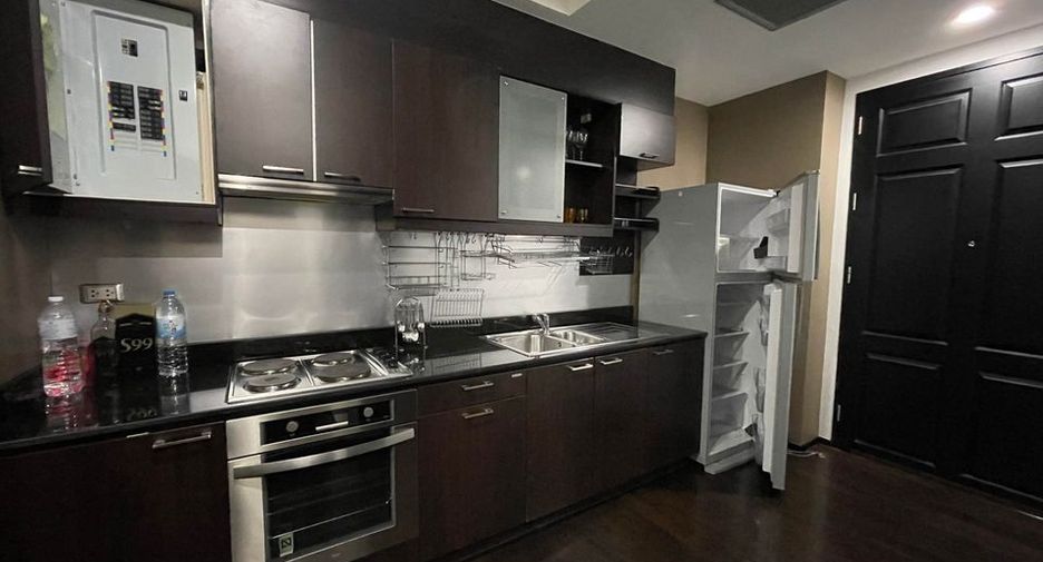 Wohnung zur Miete und zum Kauf mit 1 Zimmer in Watthana, Bangkok